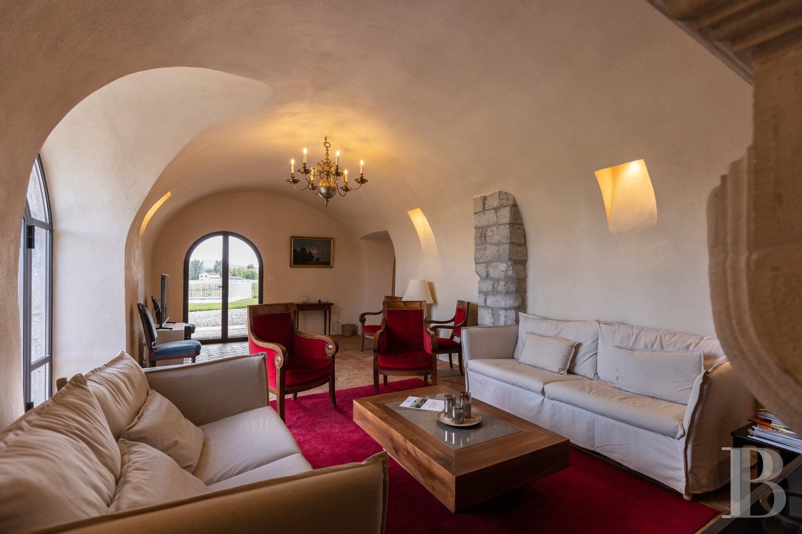 A former 17th-century farmhouse in the shadow of a chateau, in Saint-Alban-Auriolles in the Ardèche - photo  n°7